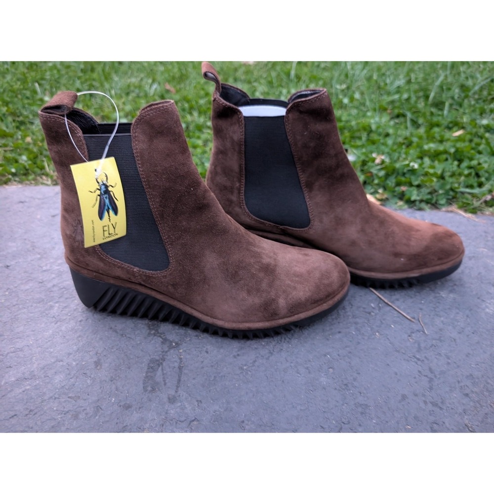 FLY London Lita Chelsea Boots Women's Size 39 Silky Ground‎ Suede Brown 229FLY
